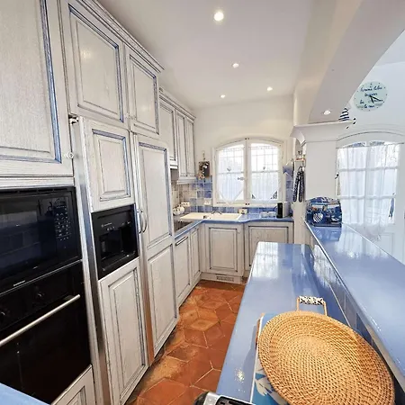Maison A Port Avec Wifi Et Amarrage Prive, Proche Dom wakacyjny Grimaud